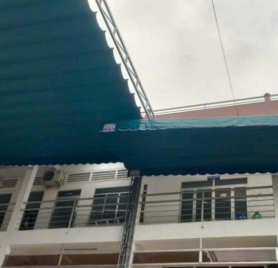 Làm Mái Xếp Trường Học Và Sân Thượng Giá Rẻ
